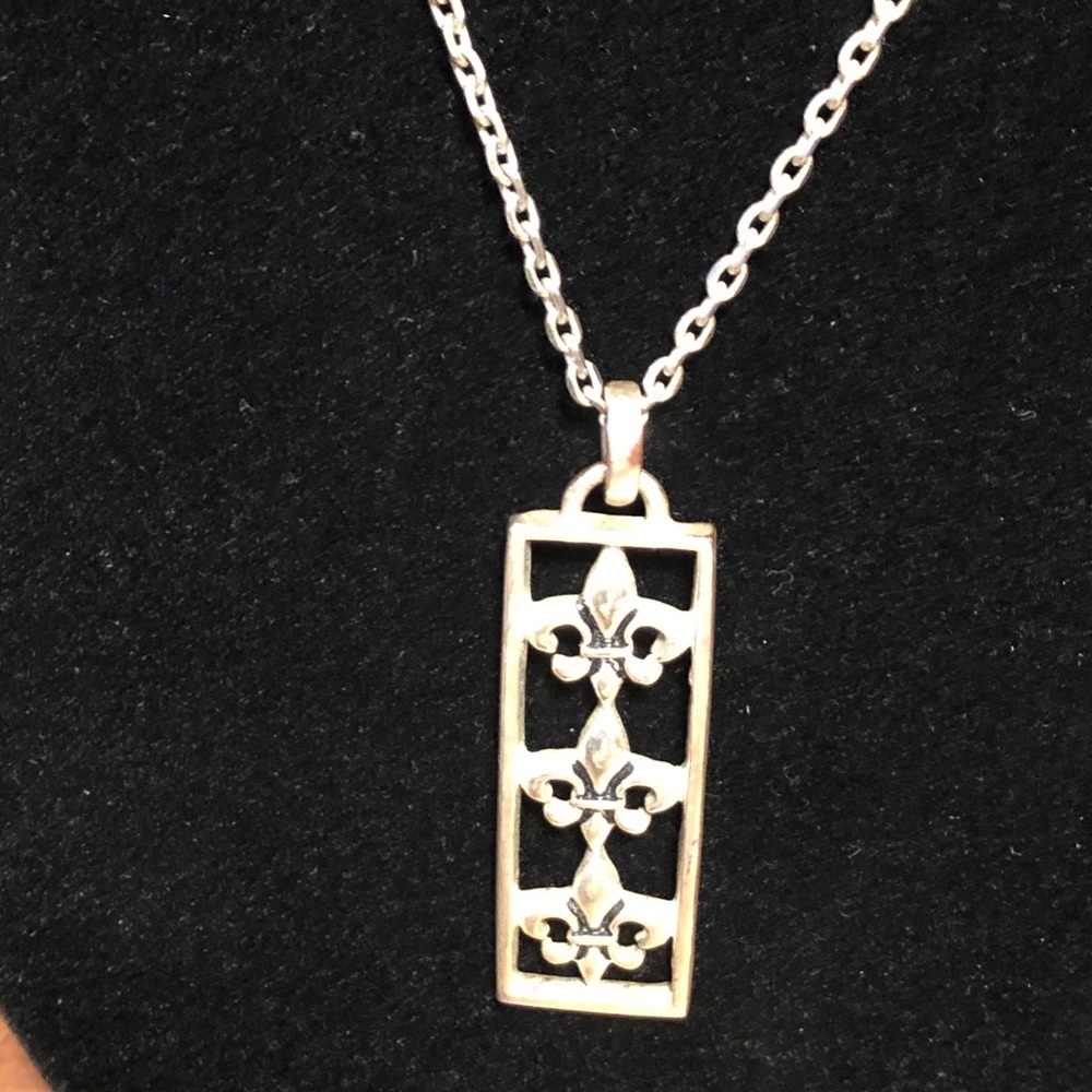 3 Bar Fleur de Lis Necklace on silver chain - Picture 3 of 13